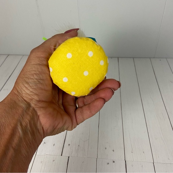 SOLD 🚫 Spring Summer Gnome Daisy Print Yellow Polka Dot Multicolor Bow - Picture 10 of 11